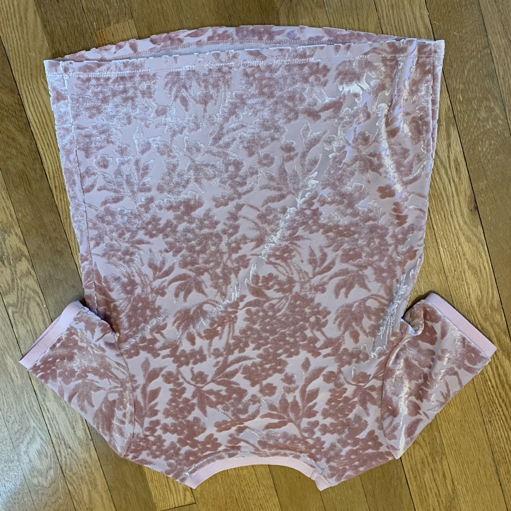 Short sleeve velvet top - Picture 4 of 5